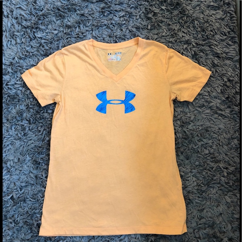 NWOT Under Armour T-shirt size XS